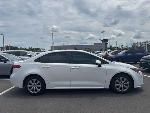 Used 2025 Toyota Corolla LE FWD image 2