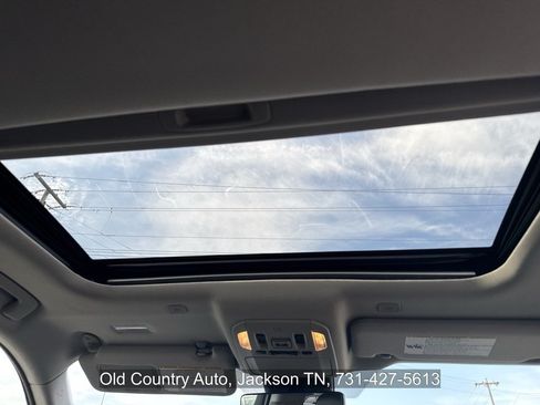 Used 2023 Toyota Highlander XLE FWD image 14