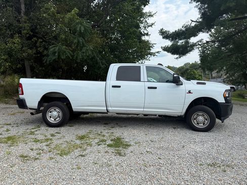 Used 2023 RAM 2500 Tradesman AWD/4WD image 2