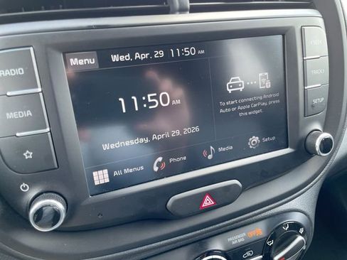 Used 2025 Kia Soul LX w/ LX Technology Package FWD image 18