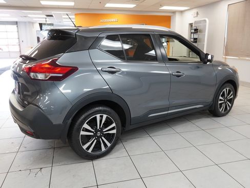 Used 2019 Nissan Kicks SR FWD image 12
