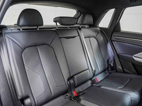 New 2025 Audi Q3 2.0T Premium image 13