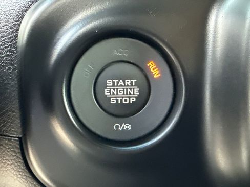 Used 2022 Jeep Wrangler Unlimited Rubicon image 30