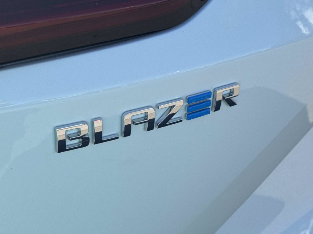 Used 2026 Chevrolet Blazer EV LT FWD image 6