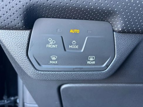 Used 2024 Volkswagen Atlas SE image 11