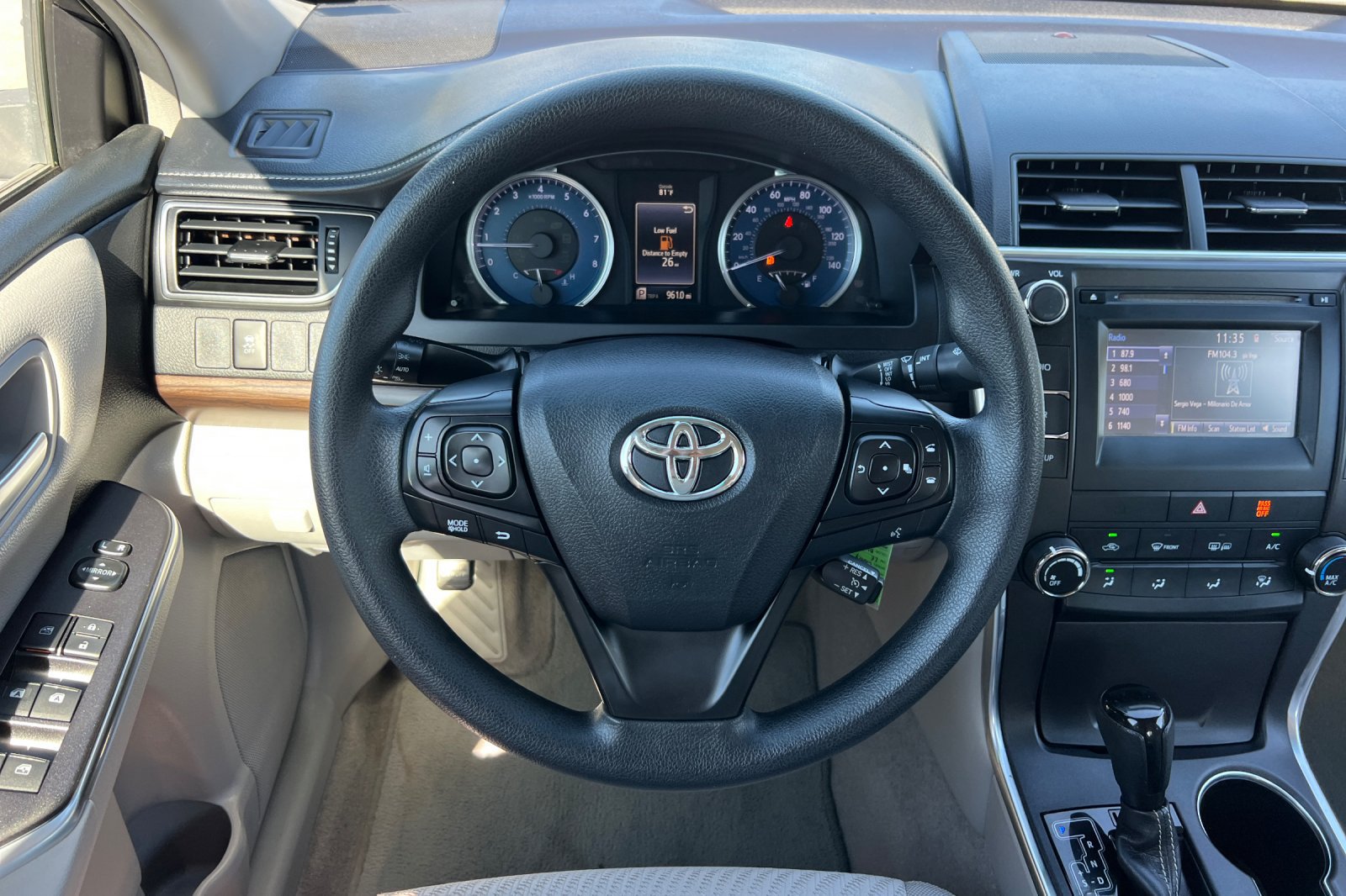 Used 2016 Toyota Camry LE FWD image 14