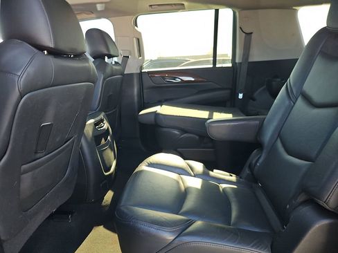 Used 2020 Cadillac Escalade ESV Luxury image 13