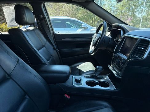 Used 2018 Jeep Grand Cherokee Limited image 13