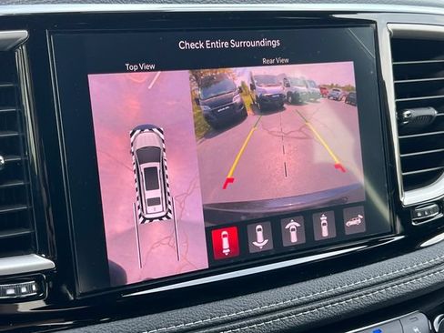 New 2027 Chrysler Pacifica Select w/ Family Tech Group AWD/4WD image 23