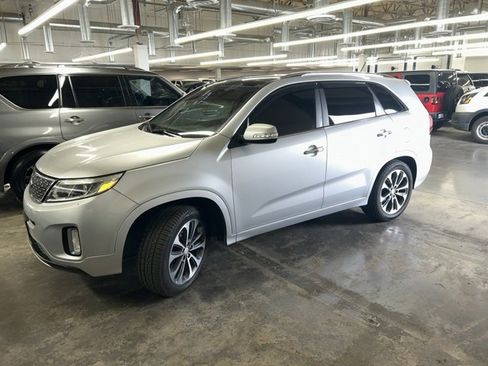 Used 2014 Kia Sorento SX image 1