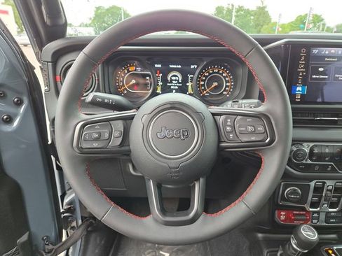 Used 2024 Jeep Wrangler Unlimited Rubicon w/ Technology Group AWD/4WD image 23