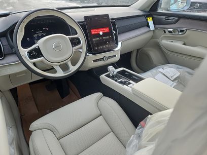 New 2026 Volvo XC90 T8 Ultra w/ Protection Package Premier