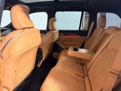 Certified 2024 Jeep Grand Cherokee Summit AWD/4WD image 31