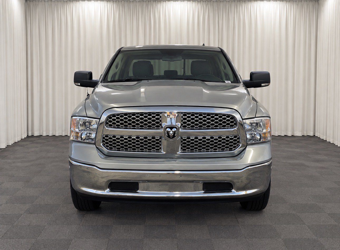 Used 2019 RAM 1500 Classic SLT w/ Luxury Group AWD/4WD image 9