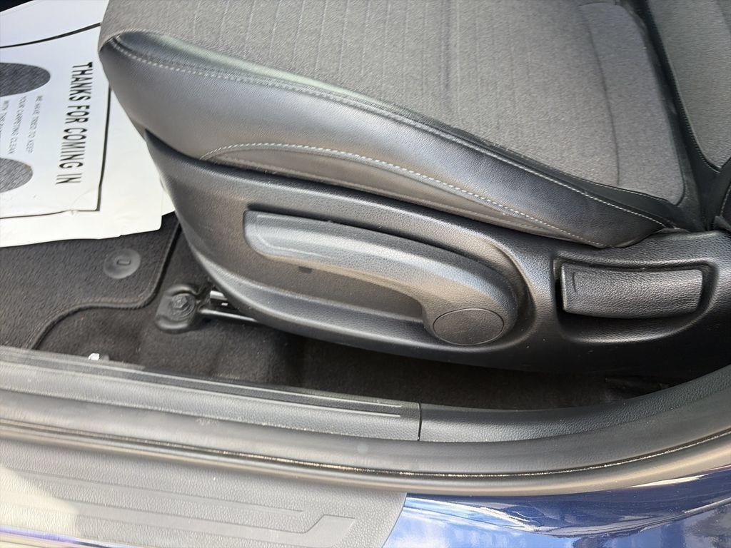 Used 2022 Kia Seltos S FWD image 13