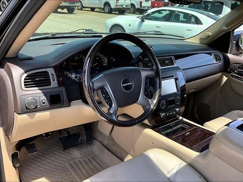 Used 2014 GMC Yukon XL Denali image 14