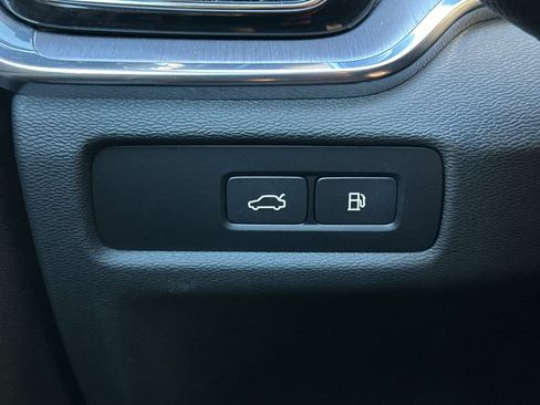 Used 2023 Volvo S60 T8 Core image 30