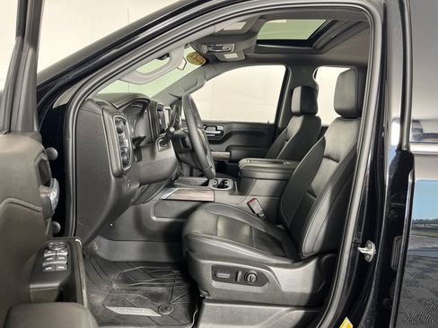 Used 2022 Chevrolet Silverado 1500 LTZ w/ LTZ Premium Package AWD/4WD image 26