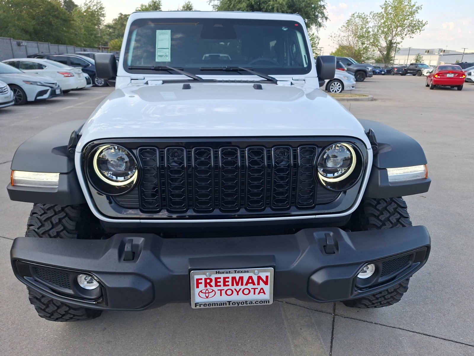 Used 2025 Jeep Wrangler Sport AWD/4WD image 9