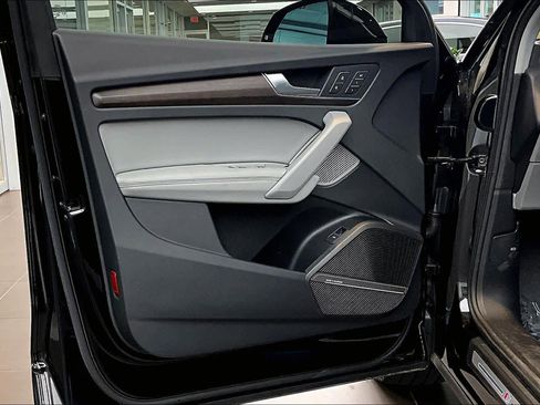 Certified 2025 Audi Q5 2.0T Premium Plus w/ Premium Plus Package image 22