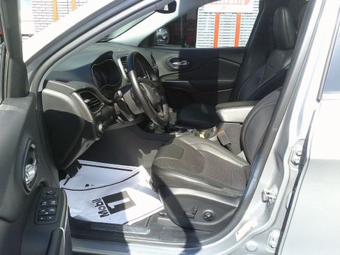 Used 2021 Jeep Cherokee Limited image 13