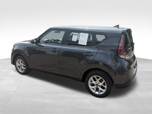 Used 2025 Kia Soul LX w/ LX Technology Package FWD image 3