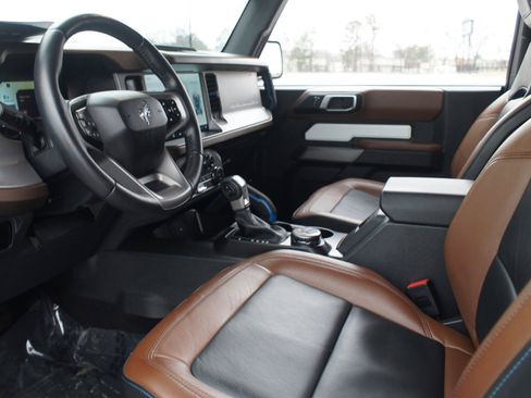 Used 2023 Ford Bronco Outer Banks image 5