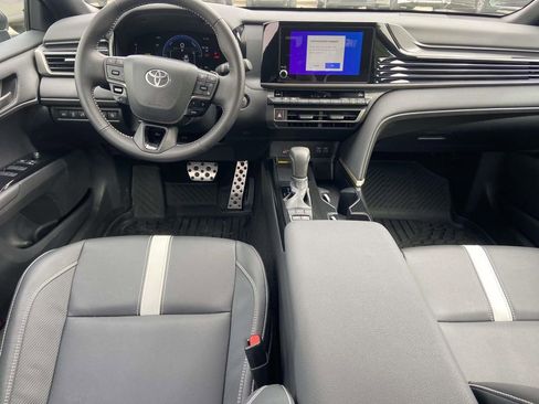 Used 2026 Toyota Camry SE image 11