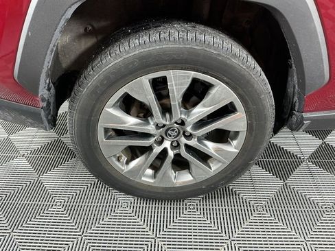 Used 2019 Toyota RAV4 XLE Premium w/ Cold Weather Package image 18