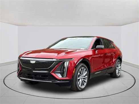 New 2025 Cadillac Lyriq Sport image 10