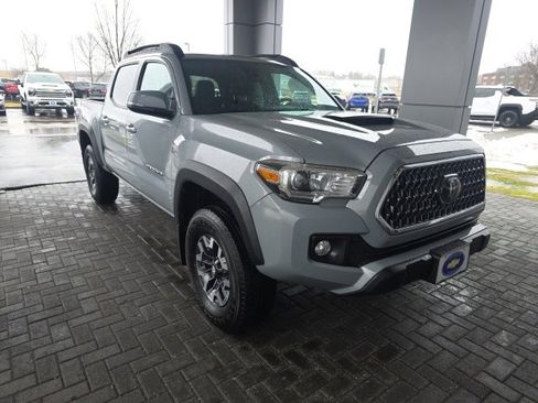 Used 2019 Toyota Tacoma Limited image 6