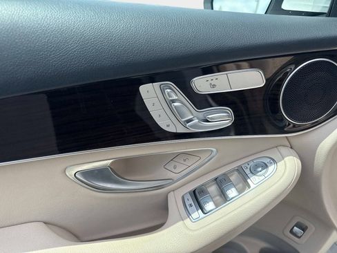 Used 2022 Mercedes-Benz GLC 300 image 18