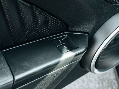 Used 2011 Ford Mustang Shelby GT500 RWD image 21