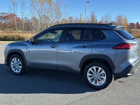 Used 2023 Toyota Corolla Cross LE image 10