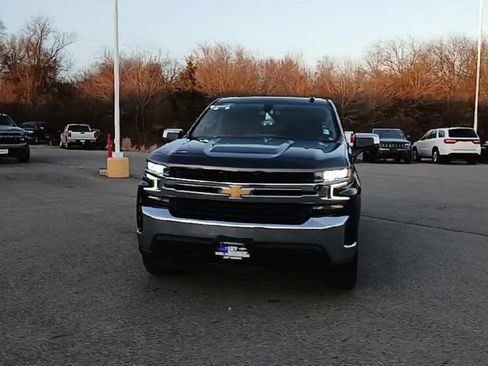 Used 2022 Chevrolet Silverado 1500 LT w/ Bed Protection Package image 3