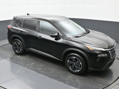 Used 2024 Nissan Rogue SV image 28