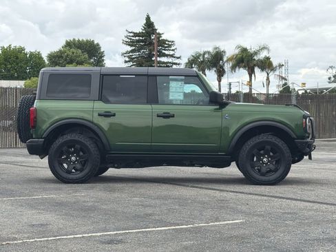 Certified 2022 Ford Bronco Black Diamond AWD/4WD image 2