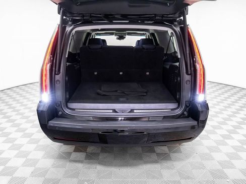 Used 2020 Cadillac Escalade ESV Luxury image 34