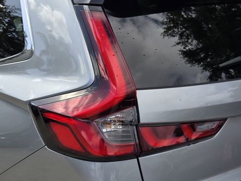 Used 2025 Honda CR-V EX image 8