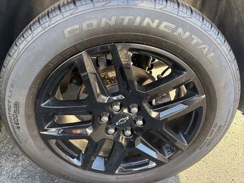 Used 2023 Chevrolet Traverse LT image 17