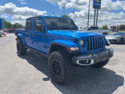 Used 2021 Jeep Gladiator Sport AWD/4WD image 2