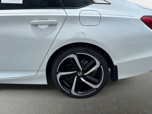 Used 2022 Honda Accord Sport image 9