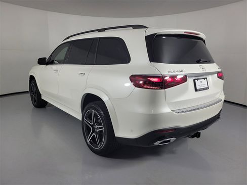 Used 2024 Mercedes-Benz GLS 450 4MATIC image 3