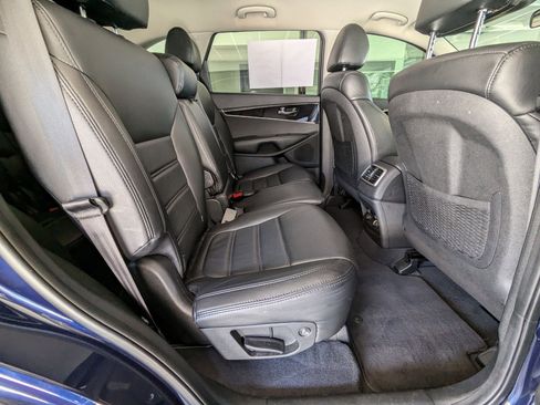 Used 2020 Kia Sorento S image 28