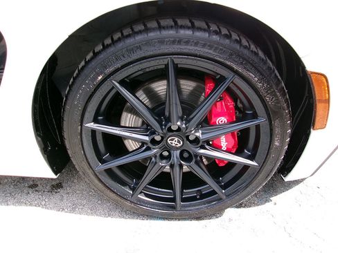 Used 2025 Toyota GR86 Premium w/ Performance Package RWD image 7