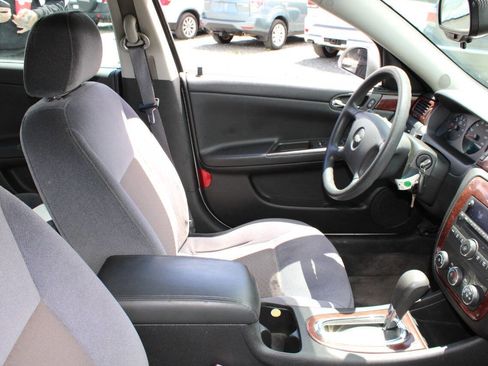 Used 2008 Chevrolet Impala LS FWD image 11