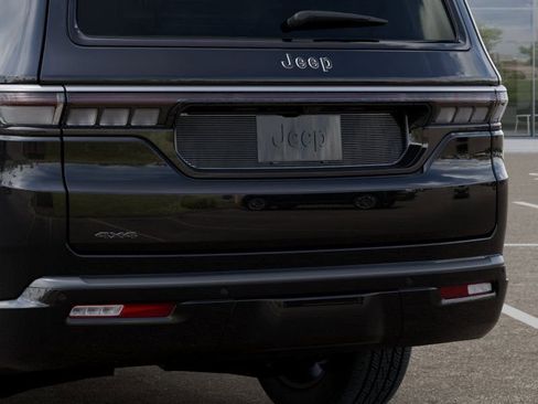 New 2026 Jeep Grand Wagoneer 4WD image 13