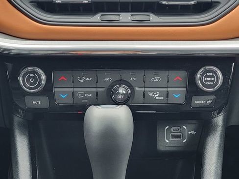 Certified 2024 Jeep Compass Limited image 29