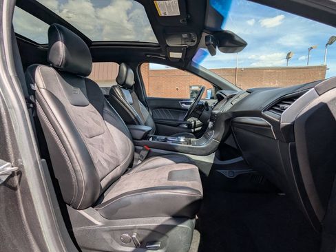 Used 2019 Ford Edge ST AWD/4WD image 16