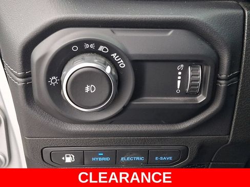 Used 2024 Jeep Wrangler High Altitude AWD/4WD image 24